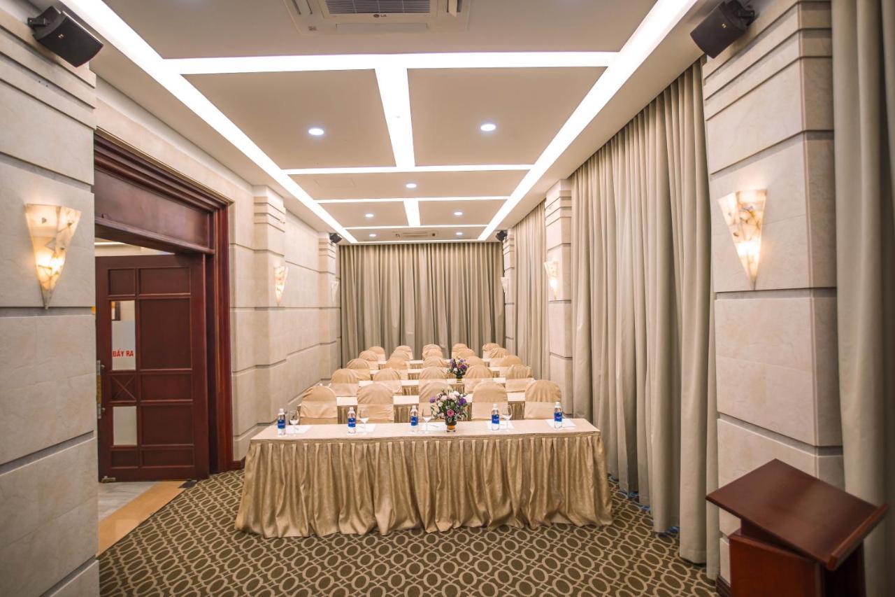 Minh Toan Athena Hotel Дананг Экстерьер фото