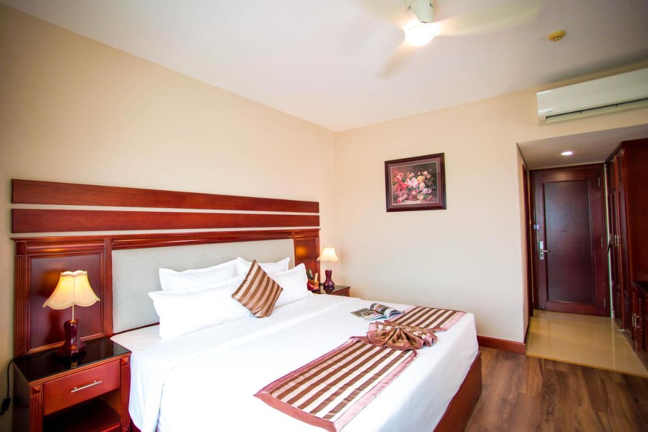 Minh Toan Athena Hotel Дананг Экстерьер фото