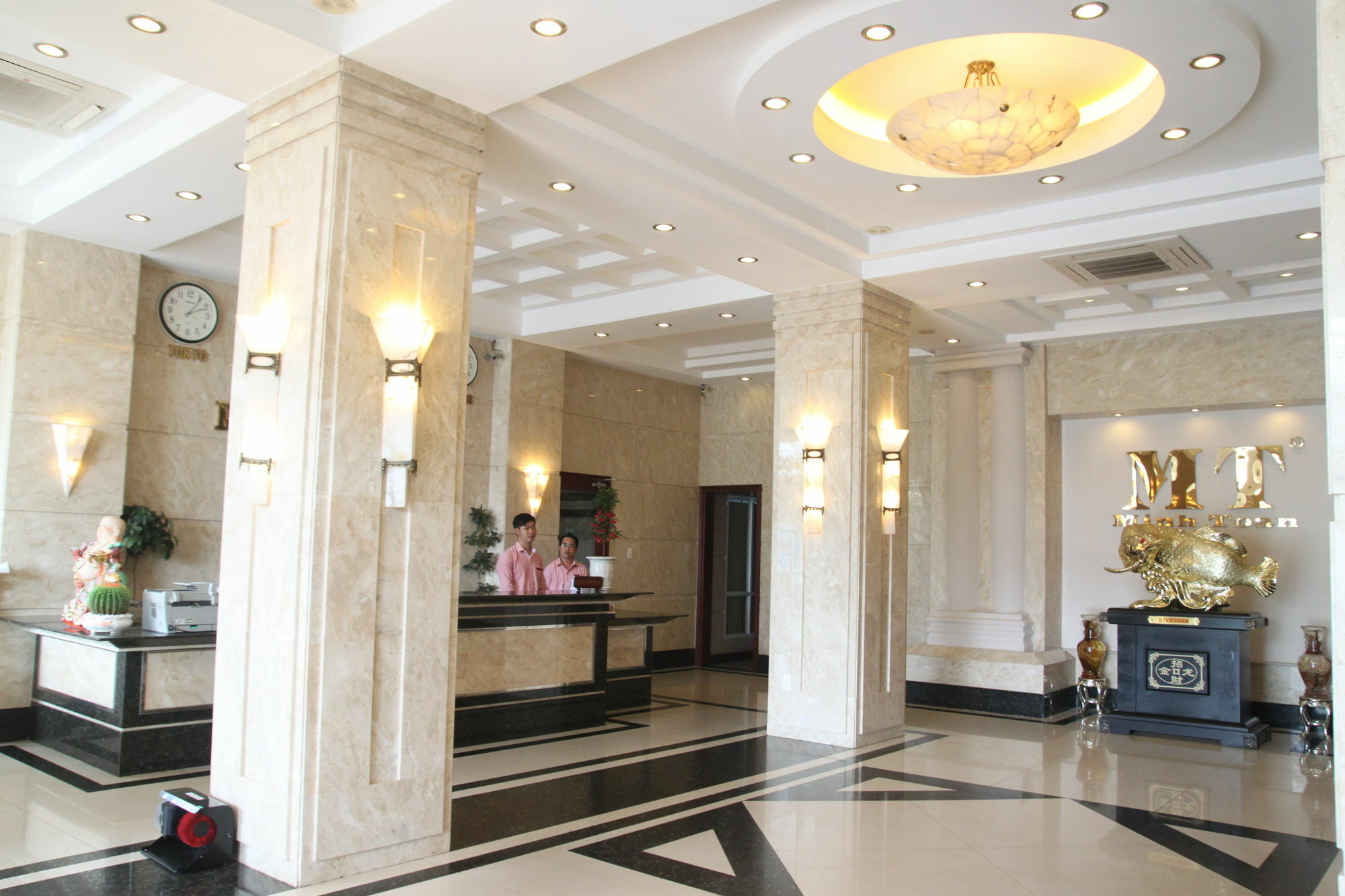 Minh Toan Athena Hotel Дананг Экстерьер фото