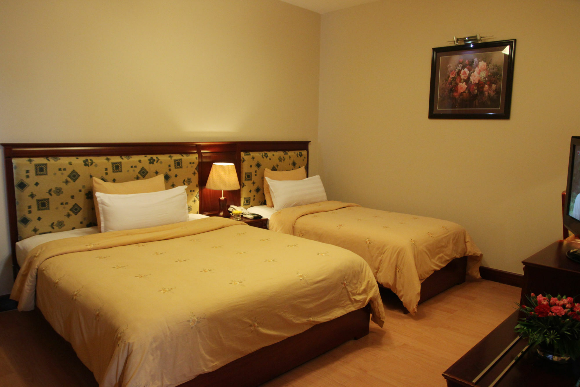 Minh Toan Athena Hotel Дананг Экстерьер фото